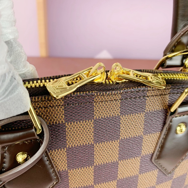 ルイヴィトンバッグ素材ディテール